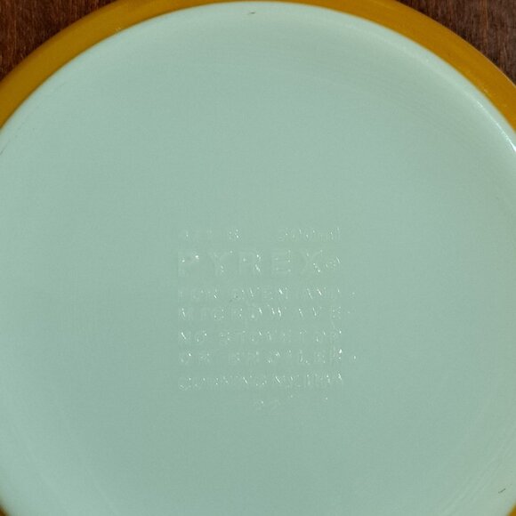 Pyrex Vintage 471-B Butterfly Gold Round 500 Milliliter Casserole Bowl With Lid - Picture 9 of 13